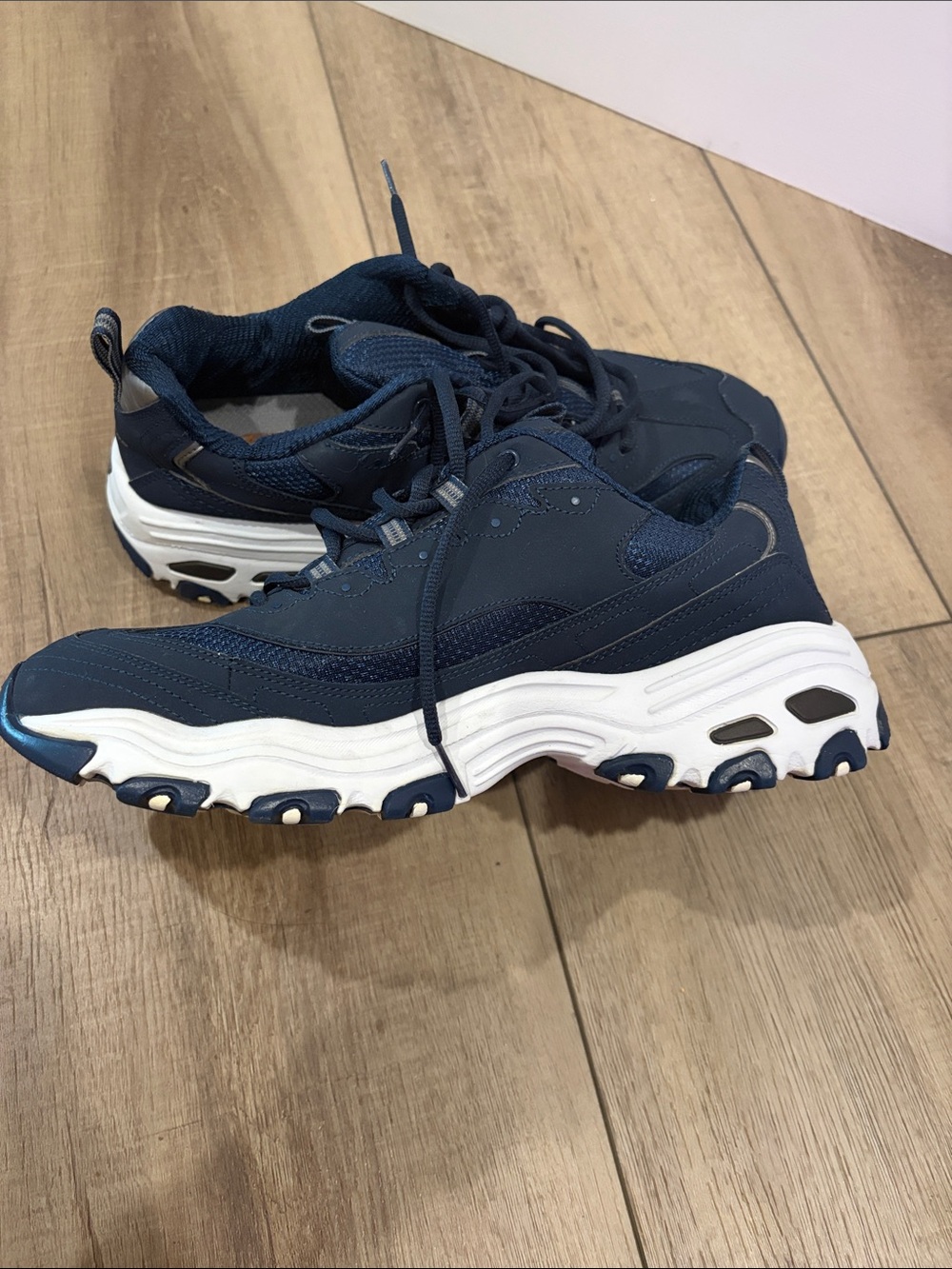 Skechers Mens Navy and White D'Lites Athletic Sneakers - Picture 6 of 11